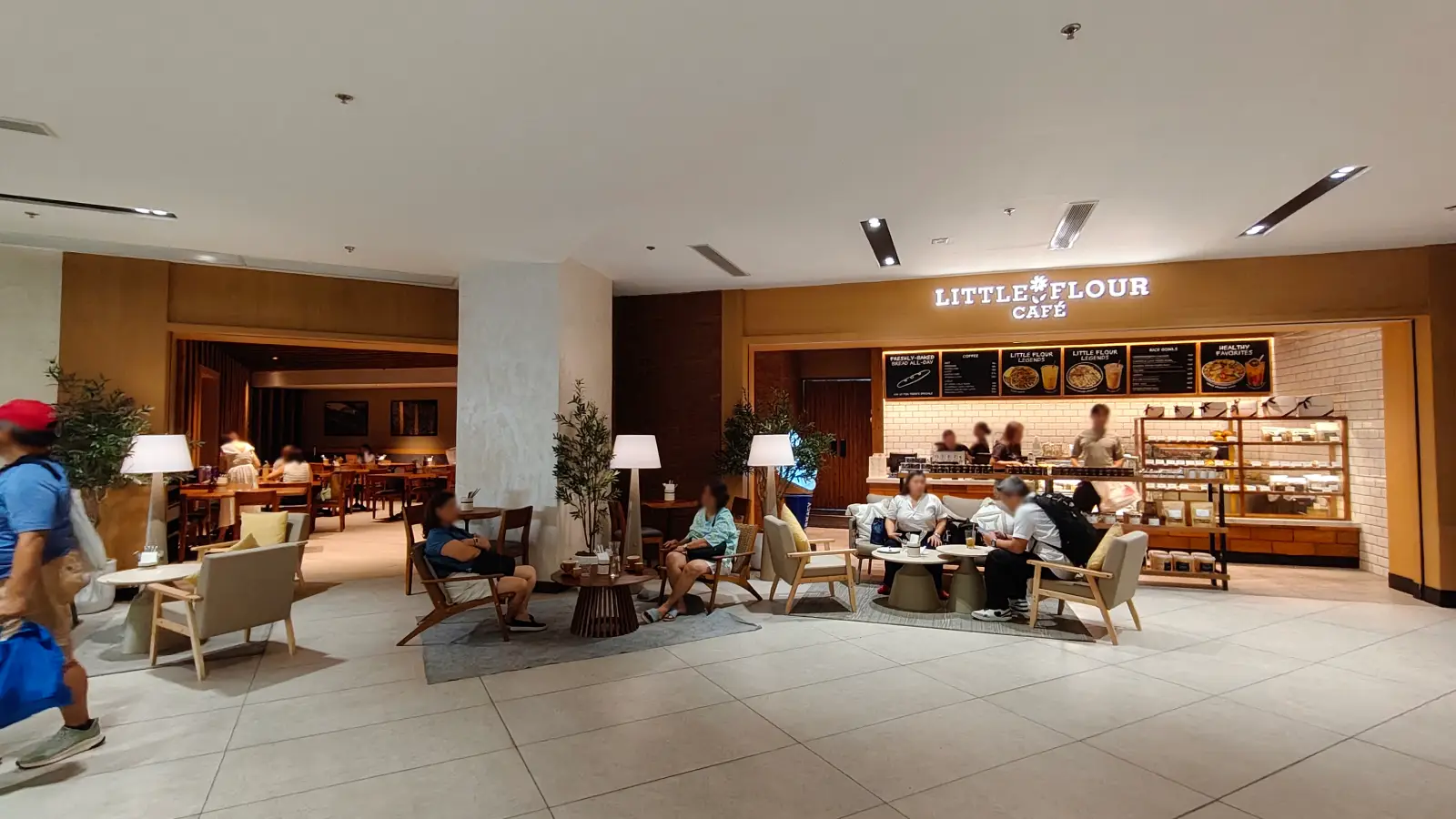 LITTLE FLOUR CAFE in TriNoma